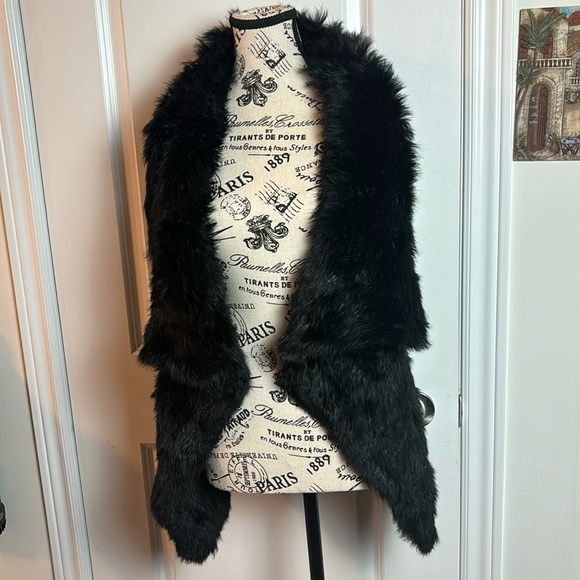 RUDSAK Durene Rabbit Fur Vest - Picture 2 of 9